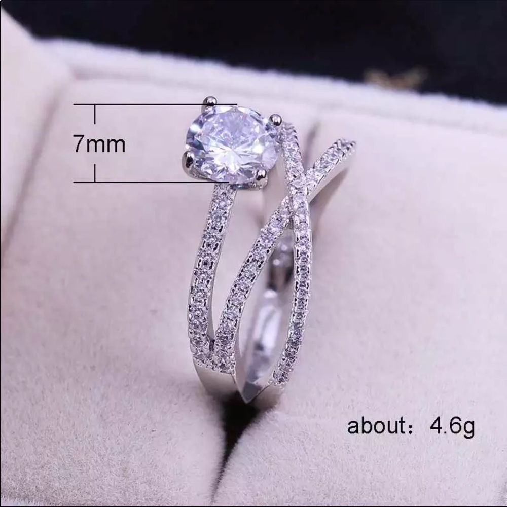 New Fancy Ring With Square Cubic Zirconia Stone - Picture 5 of 5